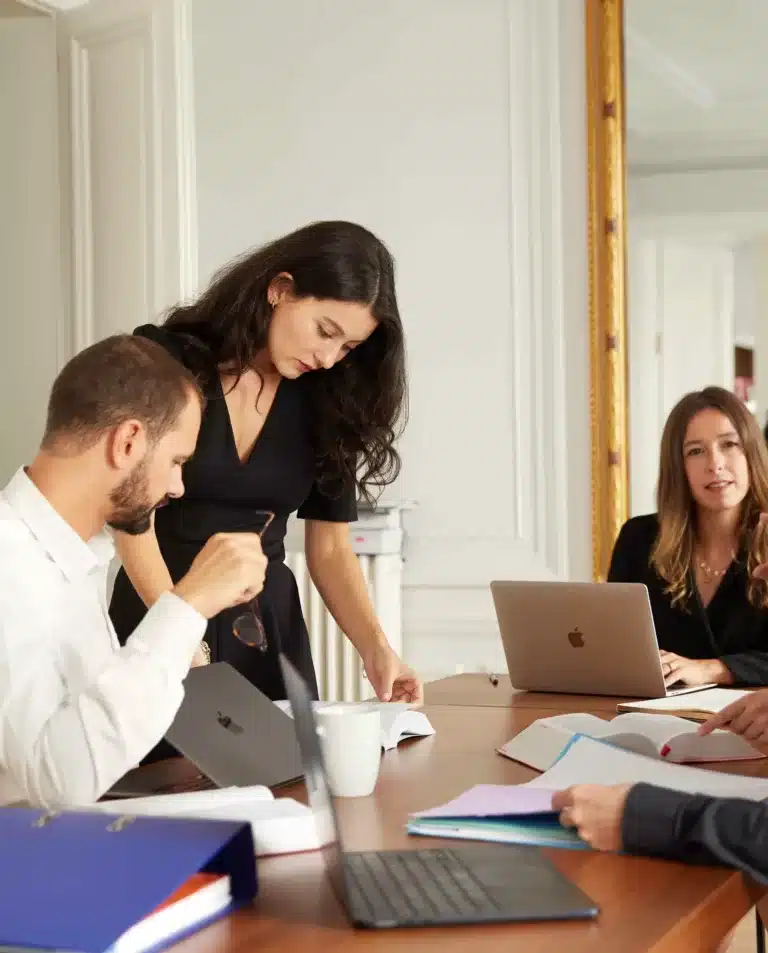 Bureau d'avocat moderne et professionnel